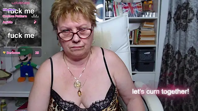 Snapshot of Mella4you chatting on 02/05/25, 02:16 Mella4you online show from 02/05/25, 02:16