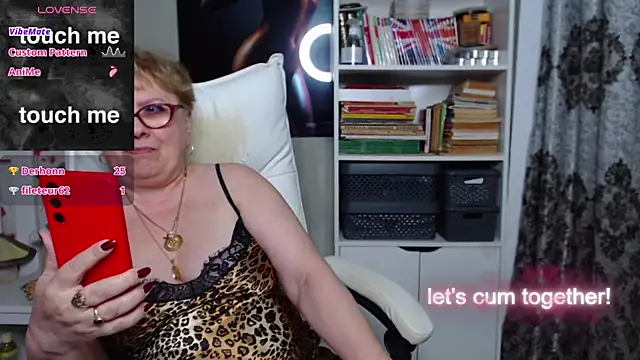 Snapshot of Mella4you chatting on 02/05/25, 05:20 Mella4you online show from 02/05/25, 05:20