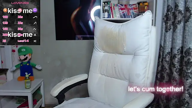 Snapshot of Mella4you chatting on 02/09/25, 05:33 Mella4you online show from 02/09/25, 05:33