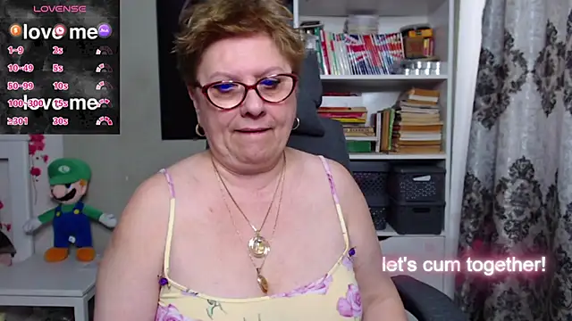 Snapshot of Mella4you chatting on 03/04/25, 10:46 Mella4you online show from 03/04/25, 10:46