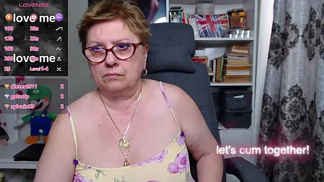 Snapshot of Mella4you chatting on 03/04/25, 01:49 Mella4you online show from 03/04/25, 01:49