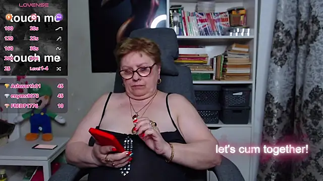 Snapshot of Mella4you chatting on 03/11/25, 04:18 Mella4you online show from 03/11/25, 04:18