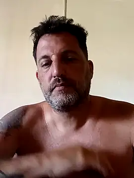 Snapshot of Reload_033 chatting on 02/25/26, 01:10 Reload 033 online show from 02/25/26, 01:10