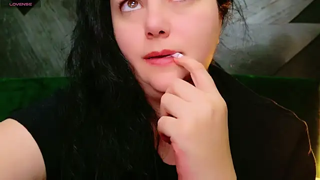 Snapshot of AleshaArabian chatting on 02/03/25, 07:42 AleshaArabian online show from 02/03/25, 07:42