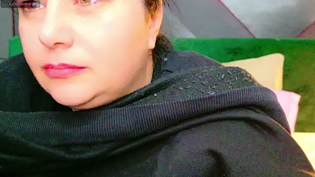 Snapshot of AleshaArabian chatting on 02/07/25, 08:10 AleshaArabian online show from 02/07/25, 08:10