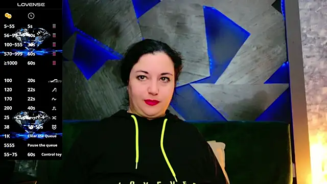 Snapshot of AleshaArabian chatting on 03/11/25, 03:37 AleshaArabian online show from 03/11/25, 03:37