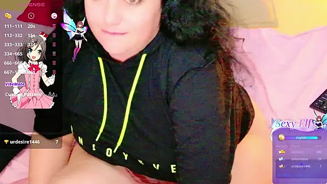 Snapshot of AleshaArabian chatting on 03/12/25, 03:35 AleshaArabian online show from 03/12/25, 03:35