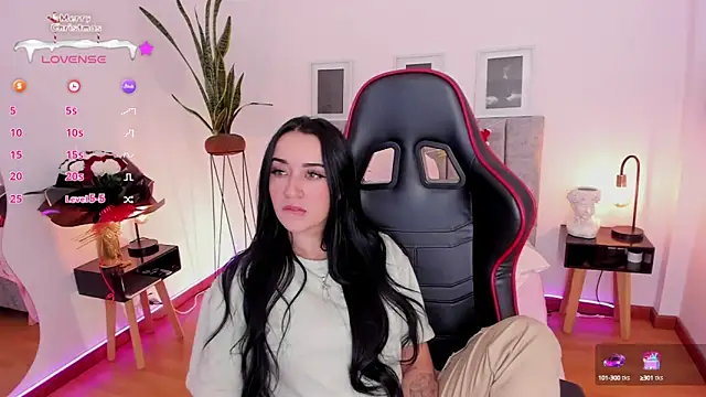 EmmyEvans1 online show from 12/06/24, 07:01