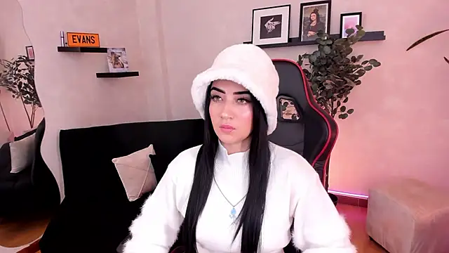 EmmyEvans1 online show from 11/06/25, 07:37