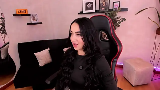 EmmyEvans1 online show from 11/08/25, 07:34