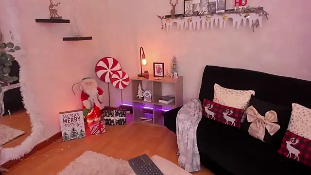 EmmyEvans1 online show from 12/02/25, 07:42