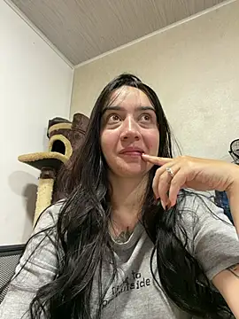 EmmyEvans1 online show from 02/20/26, 08:31