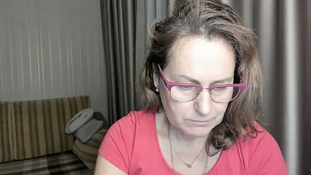 lauraoven online show from 01/12/25, 06:16