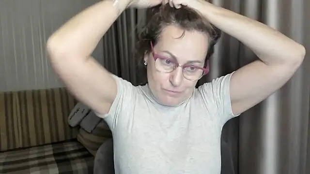 lauraoven online show from 01/13/25, 06:59