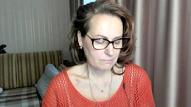 lauraoven online show from 02/09/25, 08:11