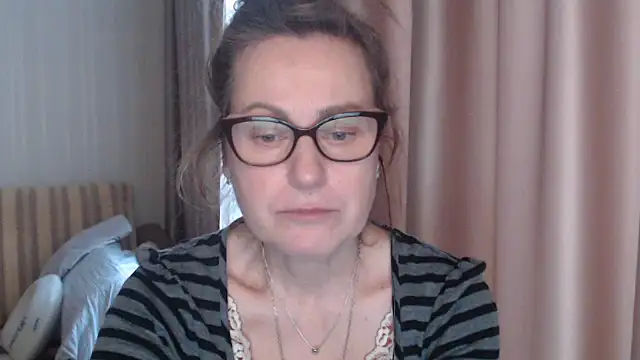 lauraoven online show from 02/17/25, 12:27