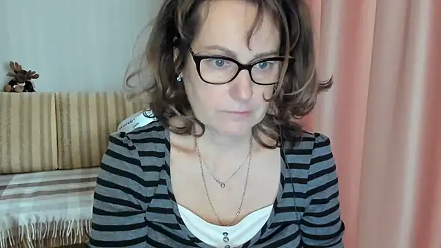 lauraoven online show from 02/21/25, 07:01