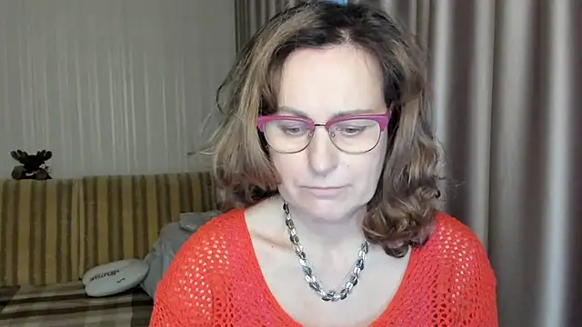 lauraoven online show from 03/08/25, 03:24