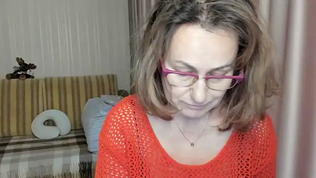 lauraoven online show from 03/20/25, 02:42