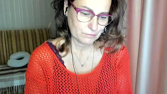 lauraoven online show from 10/15/25, 06:57