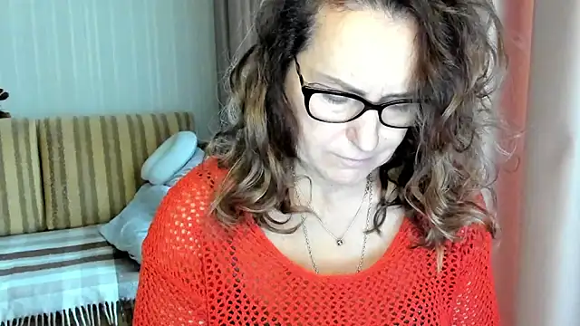 lauraoven online show from 10/30/25, 08:05