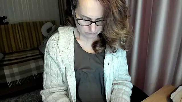 lauraoven online show from 02/06/26, 01:36