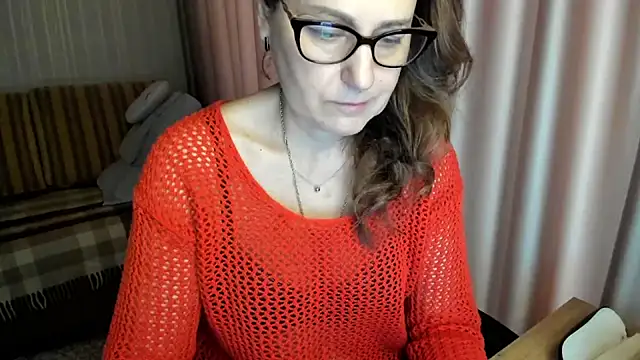 lauraoven online show from 02/10/26, 07:56