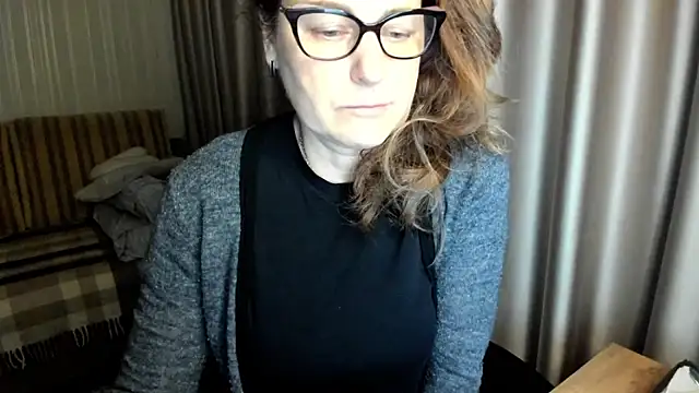 lauraoven online show from 02/18/26, 05:42