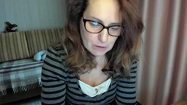 lauraoven online show from 03/10/26, 02:44