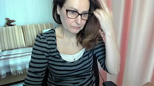 lauraoven online show from 03/11/26, 07:25