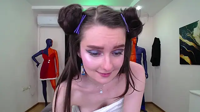 Snapshot of CloudGrace chatting on 01/22/25, 12:27 CloudGrace online show from 01/22/25, 12:27