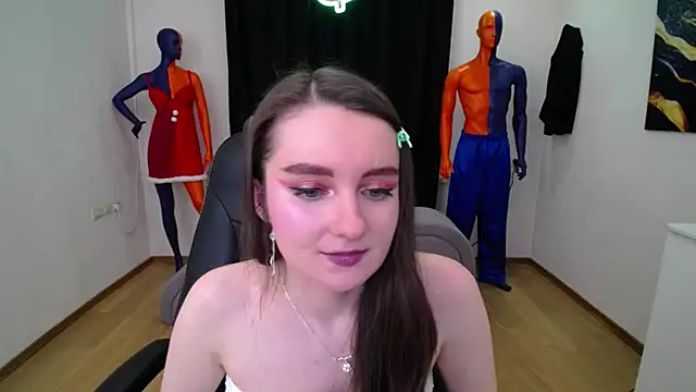 Snapshot of CloudGrace chatting on 01/26/25, 04:41 CloudGrace online show from 01/26/25, 04:41