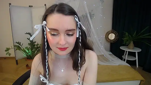 Snapshot of CloudGrace chatting on 01/27/25, 06:20 CloudGrace online show from 01/27/25, 06:20