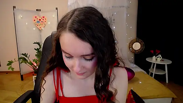 Snapshot of CloudGrace chatting on 02/14/25, 09:21 CloudGrace online show from 02/14/25, 09:21