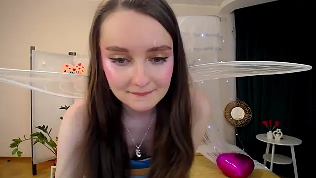 Snapshot of CloudGrace chatting on 02/19/25, 06:22 CloudGrace online show from 02/19/25, 06:22