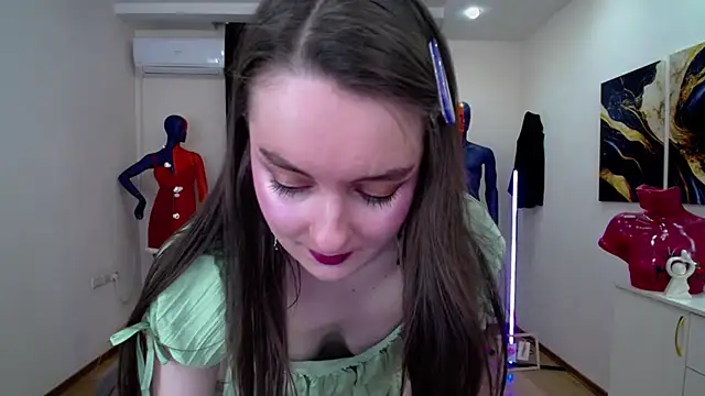 Snapshot of CloudGrace chatting on 02/21/25, 10:17 CloudGrace online show from 02/21/25, 10:17