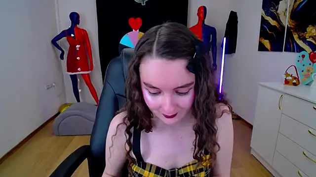 Snapshot of CloudGrace chatting on 02/23/25, 06:12 CloudGrace online show from 02/23/25, 06:12