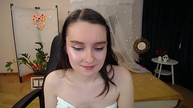 Snapshot of CloudGrace chatting on 03/03/25, 06:26 CloudGrace online show from 03/03/25, 06:26