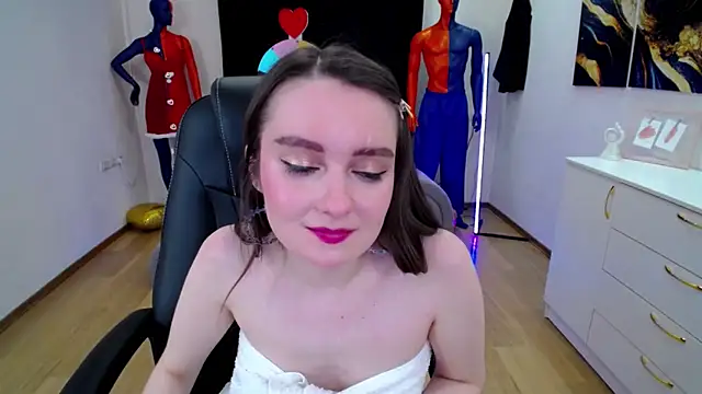 Snapshot of CloudGrace chatting on 03/09/25, 04:33 CloudGrace online show from 03/09/25, 04:33