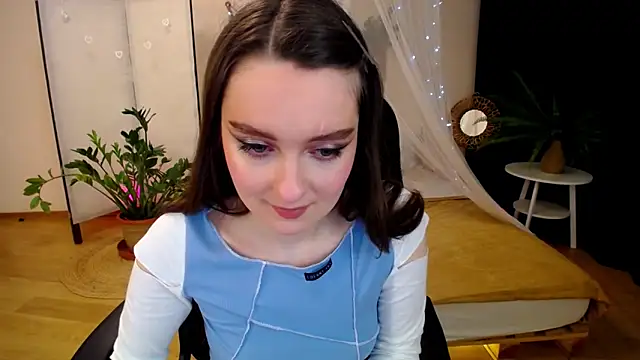 Snapshot of CloudGrace chatting on 03/13/25, 03:11 CloudGrace online show from 03/13/25, 03:11
