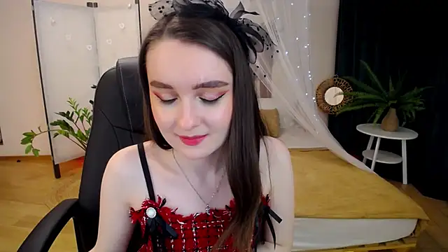 Snapshot of CloudGrace chatting on 03/14/25, 06:18 CloudGrace online show from 03/14/25, 06:18