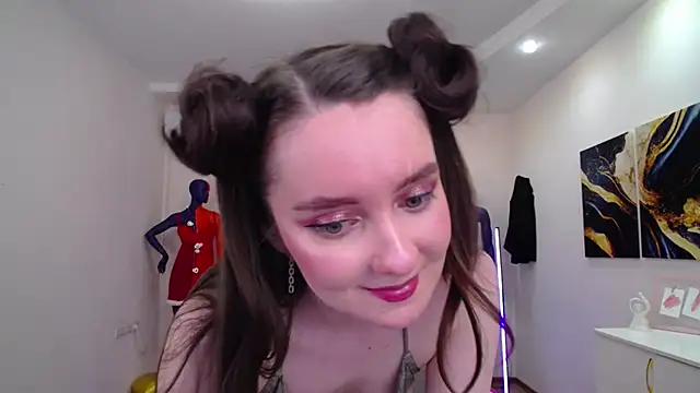 Snapshot of CloudGrace chatting on 03/19/25, 06:24 CloudGrace online show from 03/19/25, 06:24