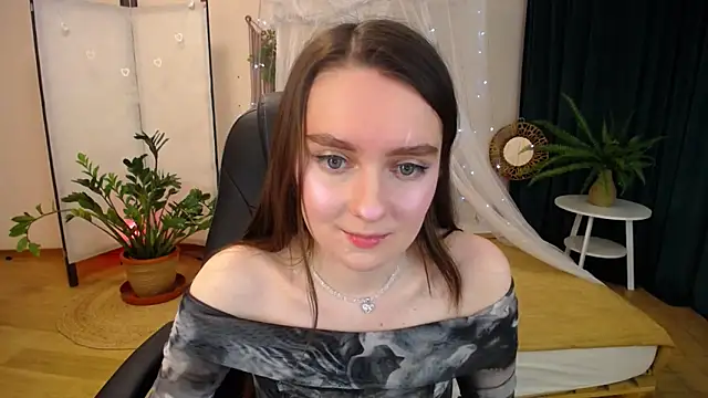 Snapshot of CloudGrace chatting on 03/21/25, 03:12 CloudGrace online show from 03/21/25, 03:12