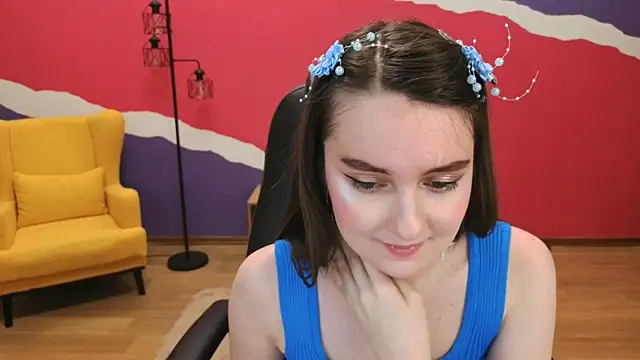 Snapshot of CloudGrace chatting on 09/19/25, 06:19 CloudGrace online show from 09/19/25, 06:19