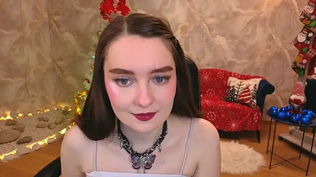 Snapshot of CloudGrace chatting on 12/14/25, 06:12 CloudGrace online show from 12/14/25, 06:12