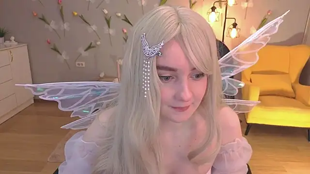 Snapshot of CloudGrace chatting on 04/26/26, 03:15 CloudGrace online show from 04/26/26, 03:15