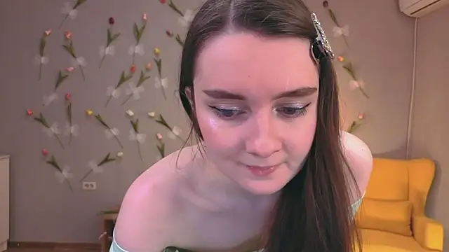 Snapshot of CloudGrace chatting on 05/13/26, 06:16 CloudGrace online show from 05/13/26, 06:16