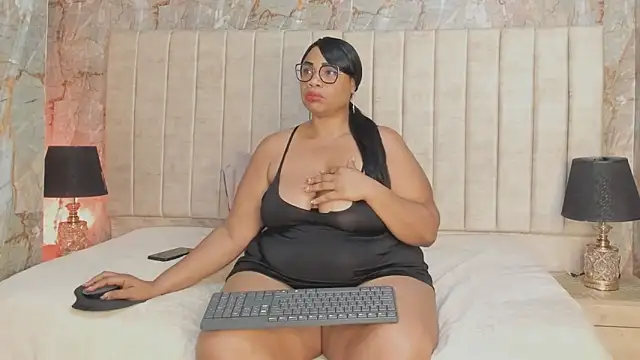 Snapshot of AranzaLatinBlacks chatting on 02/21/25, 06:59 AranzaLatinBlacks online show from 02/21/25, 06:59