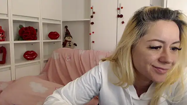 Snapshot of spell_of_love chatting on 01/31/26, 07:11 spell of love online show from 01/31/26, 07:11