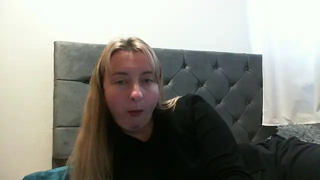 SusanCurt online show from 10/19/25, 10:05